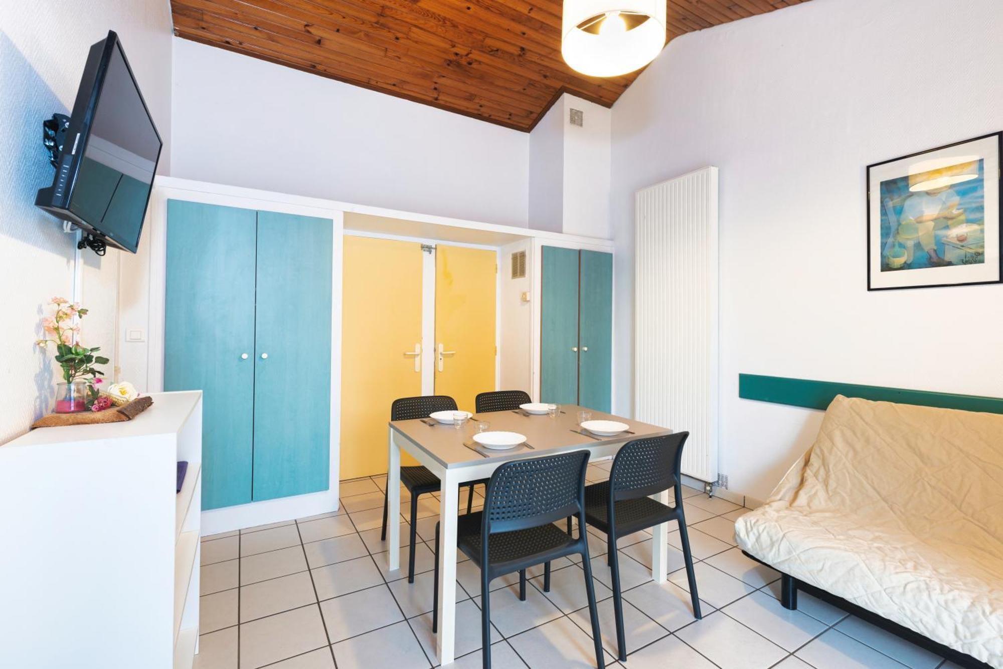 Aux Portes Des Monts D'aubrac Holiday park 3*