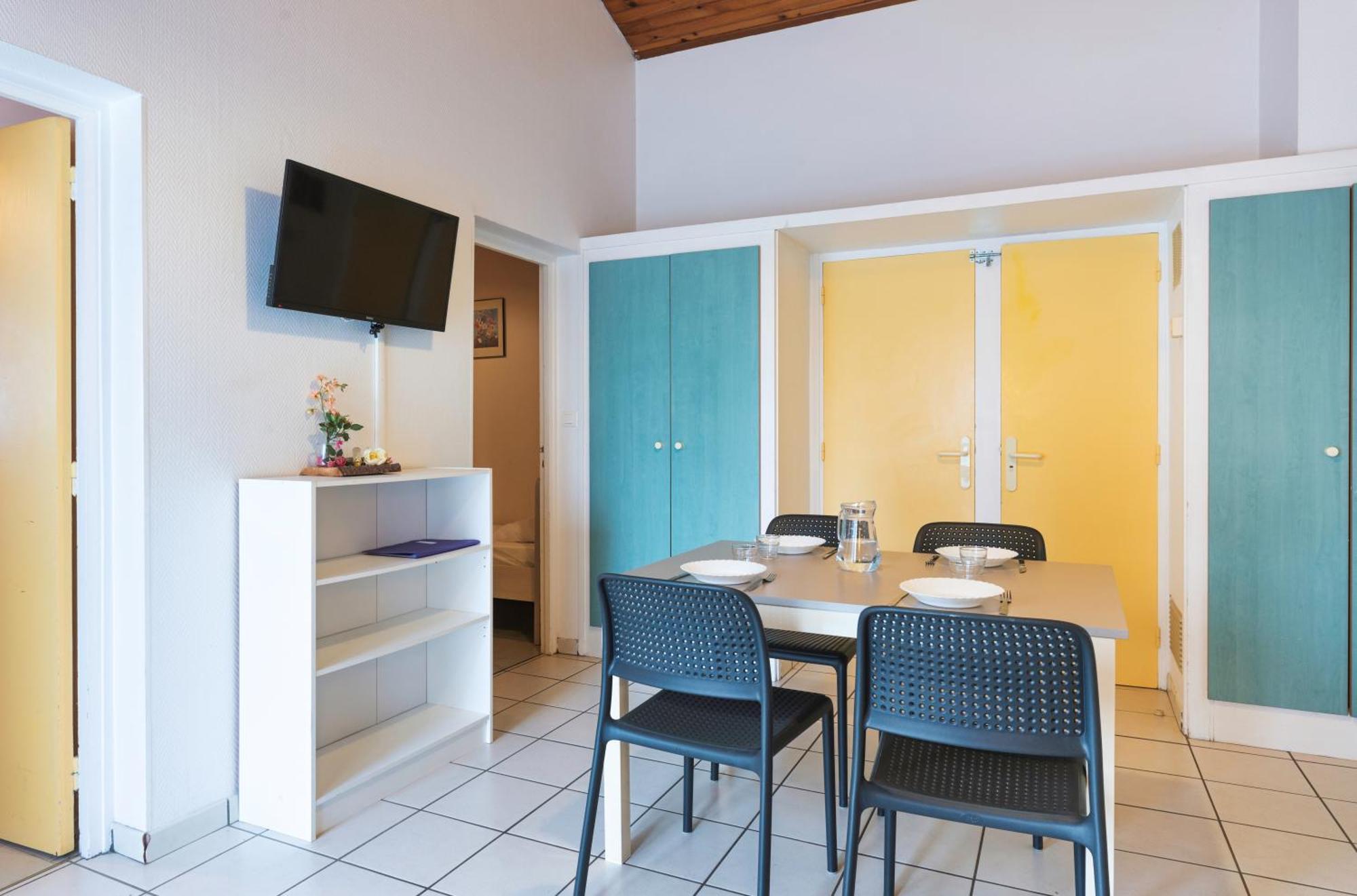 Aux Portes Des Monts D'aubrac Holiday park 3*