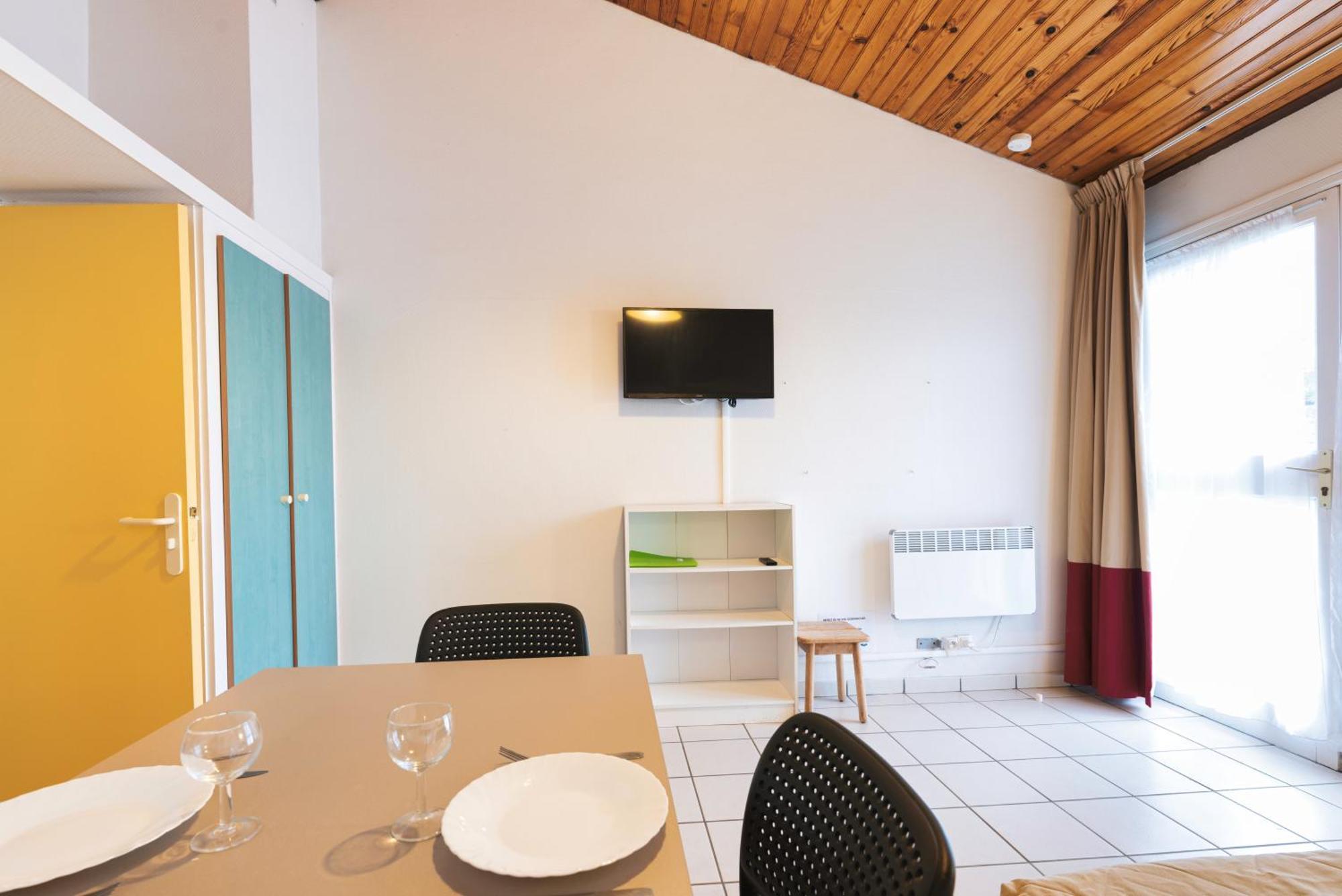 Aux Portes Des Monts D'aubrac Holiday park Espalion