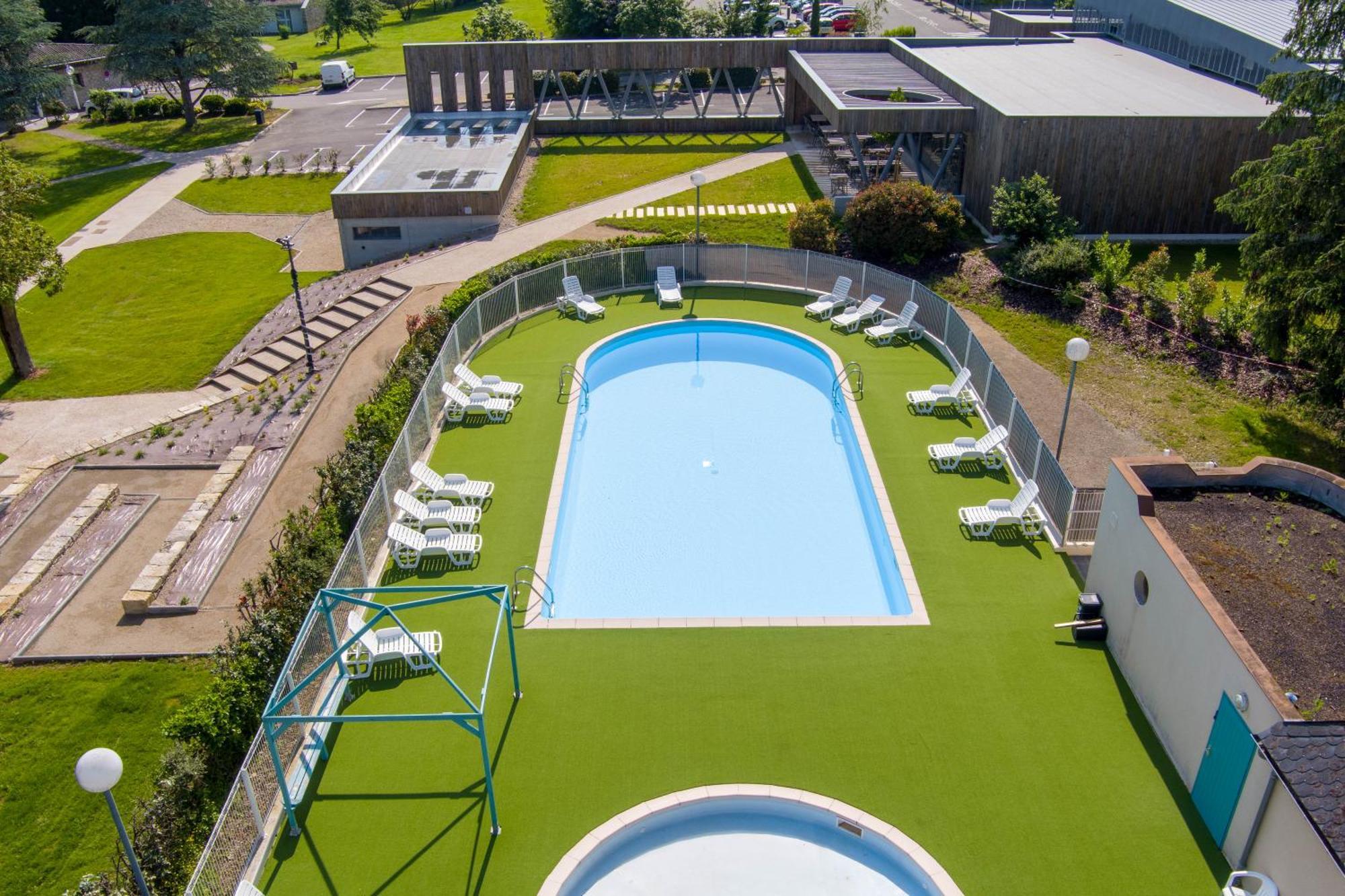 Aux Portes Des Monts D'aubrac Holiday park 3*